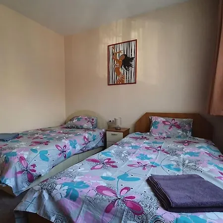 Feel In A Cozy 2-bedroom Apart Apartment *