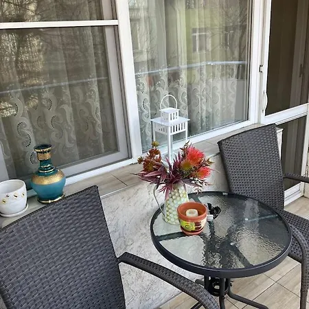 Feel In A Cozy 2-bedroom Apart Апартамент *